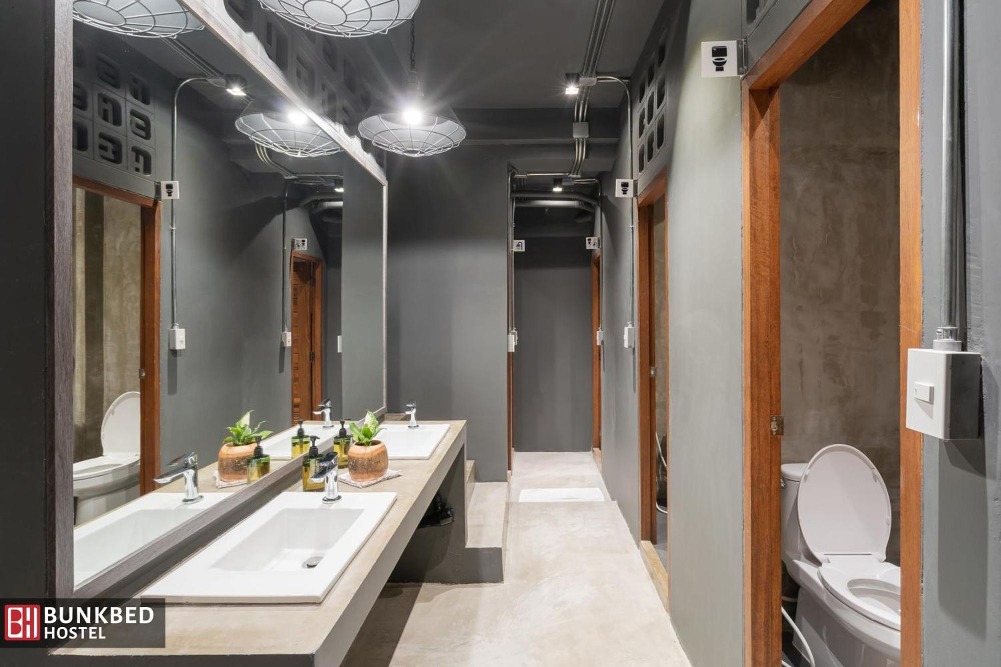 Bunkbed Hostel Makkasan Exterior photo